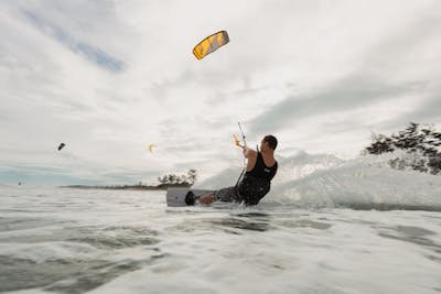L'aile de kitesurf trigger : efficacité et sensations au rendez-vous !